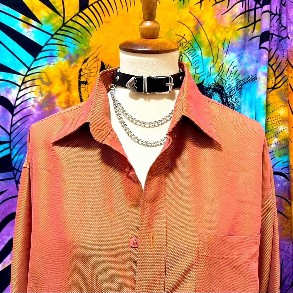 Beautiful Color Change Retro Button Top - image 1